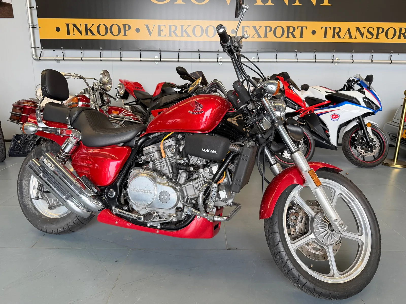 Honda Chopper VF 700C Magna (1989) — foto 1