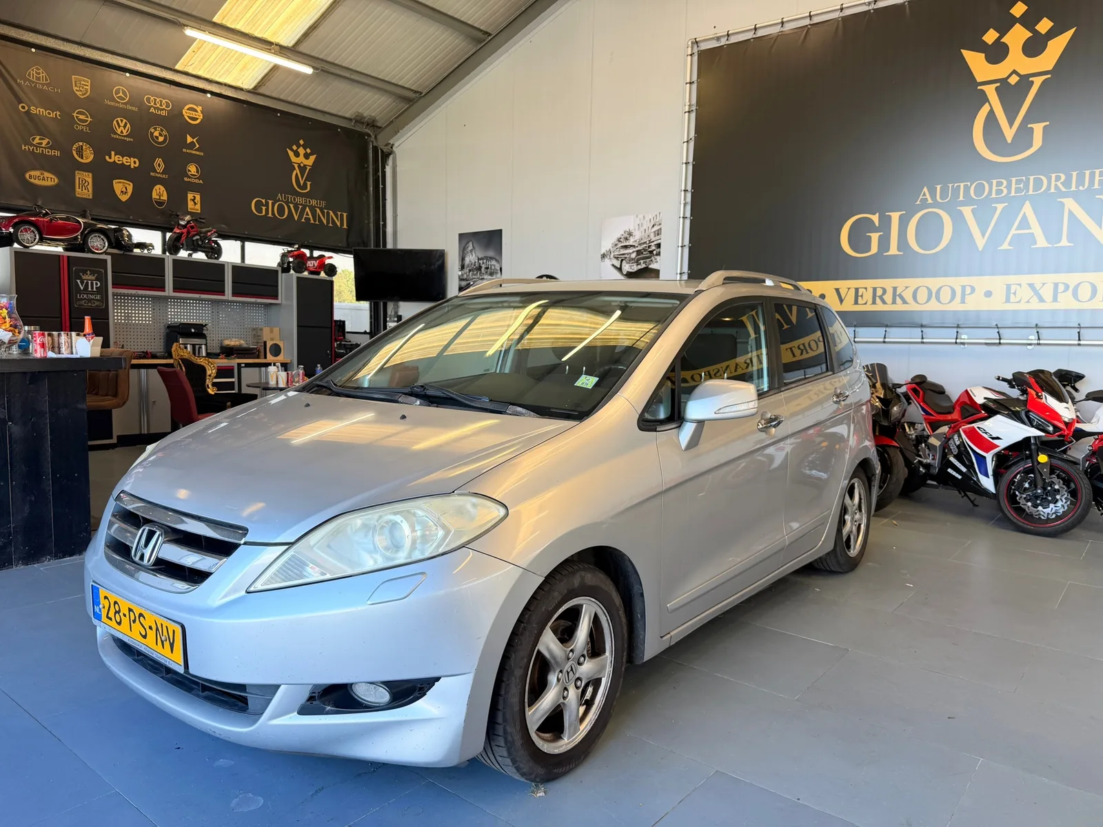 Honda FR-V (2004) — foto 1