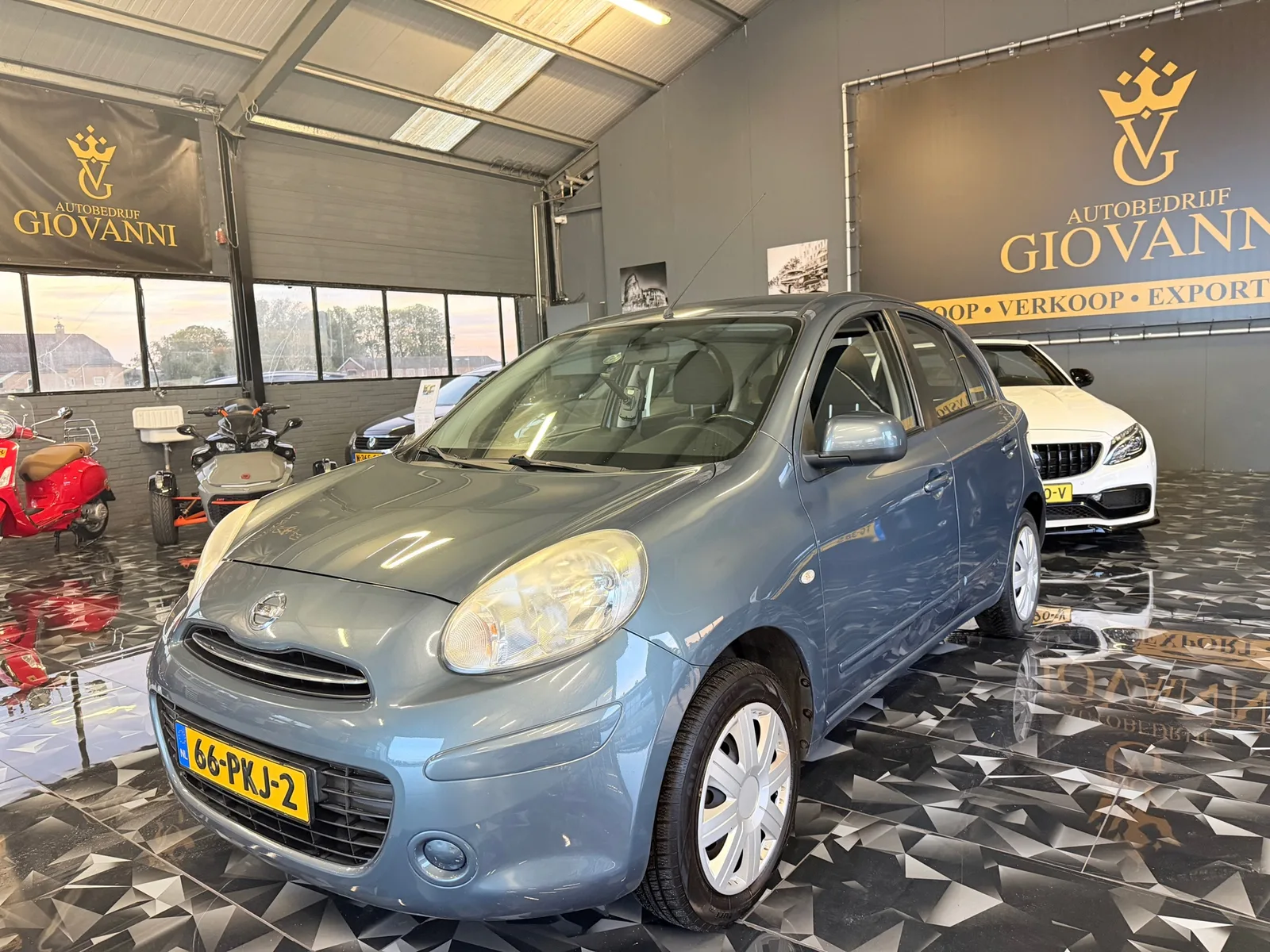 Nissan Micra (2011) — foto 1