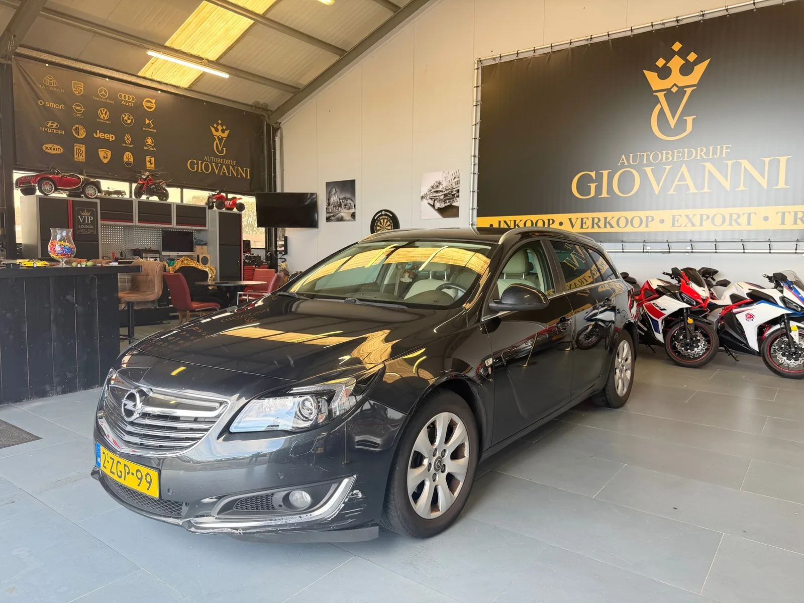 Opel Insignia Sports Tourer (2015) — foto 1