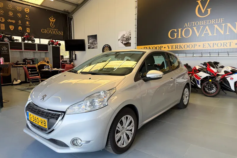 Peugeot 208 (2013)