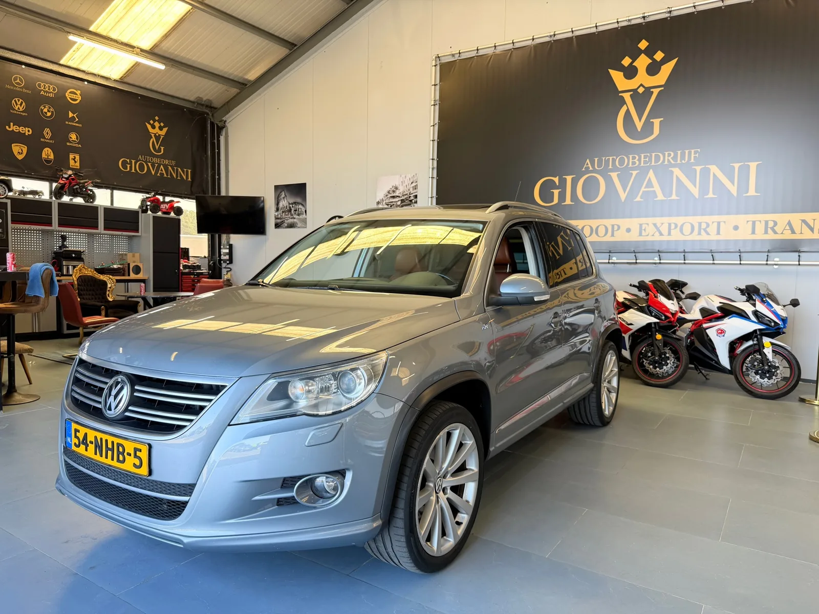 Volkswagen Tiguan (2009) — foto 1