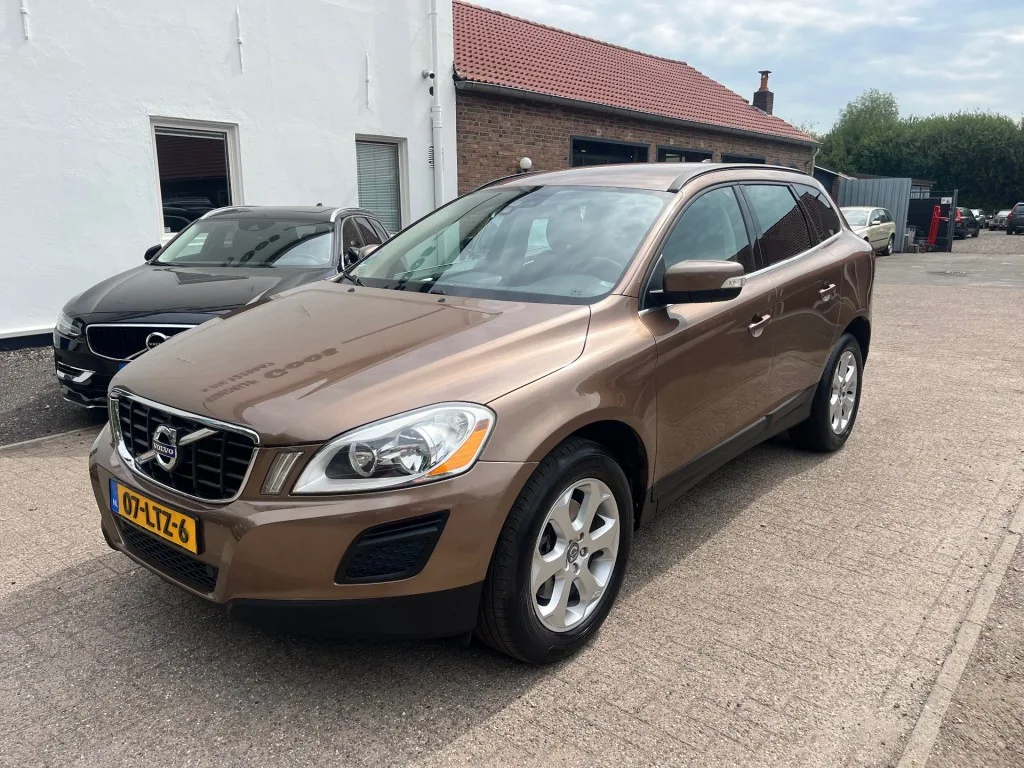 Volvo XC60 (2010) — foto 1