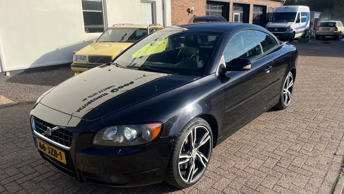 Volvo C70 (2007) — foto 1