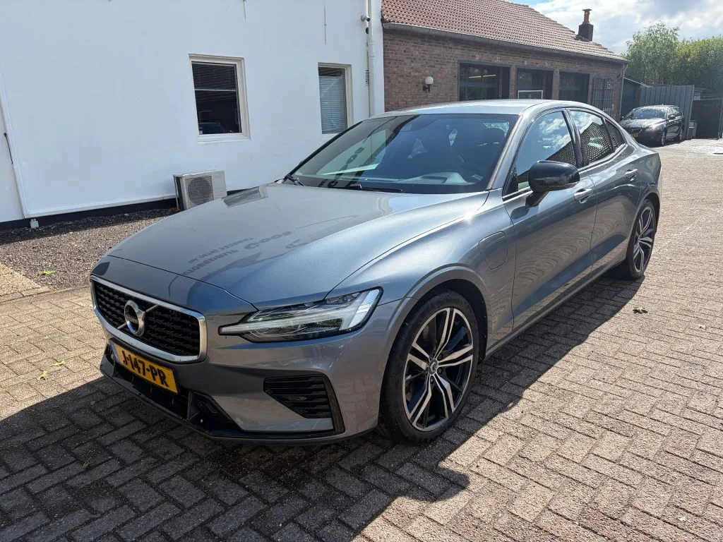 Volvo S60 (2020) — foto 1