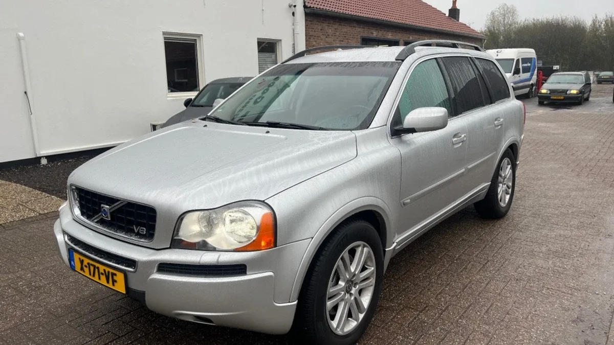 Volvo XC90 (2006) — foto 1