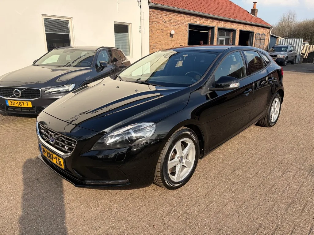 Volvo V40 (2014) — foto 1