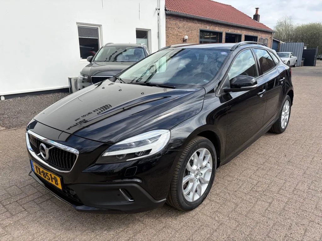 Volvo V40 (2017) — foto 1