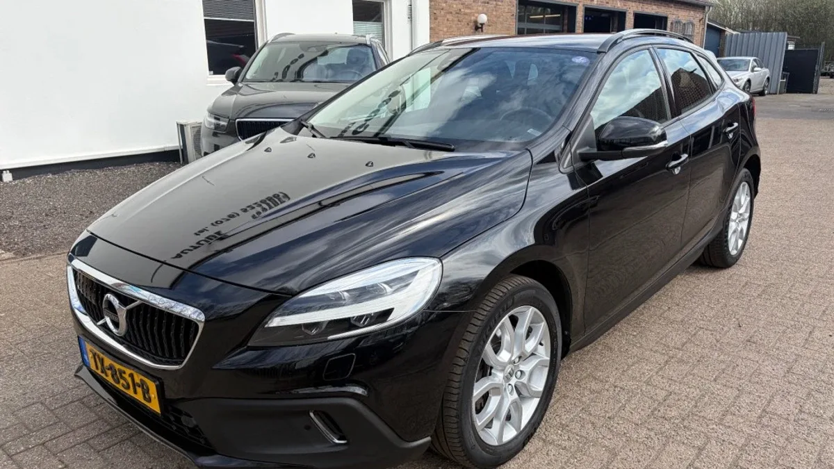 Volvo V40 (2017) — foto 1