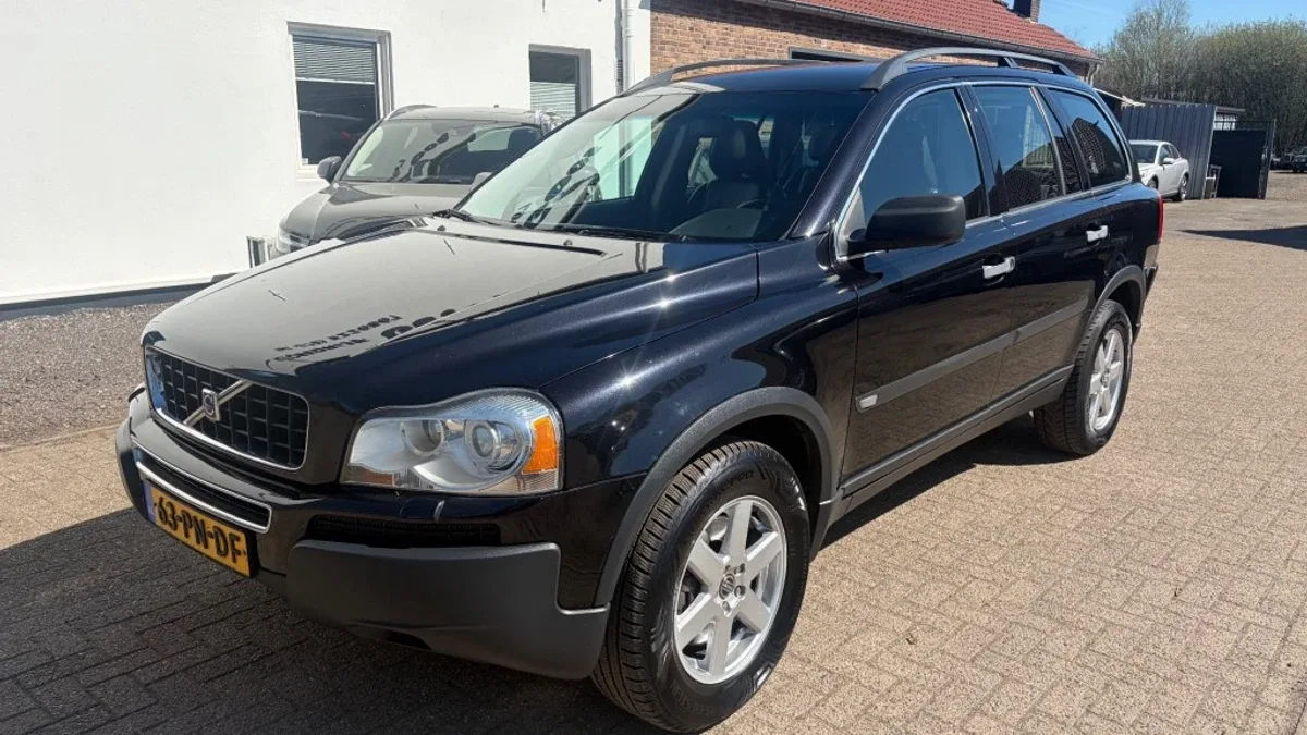 Volvo XC90 (2004) — foto 1