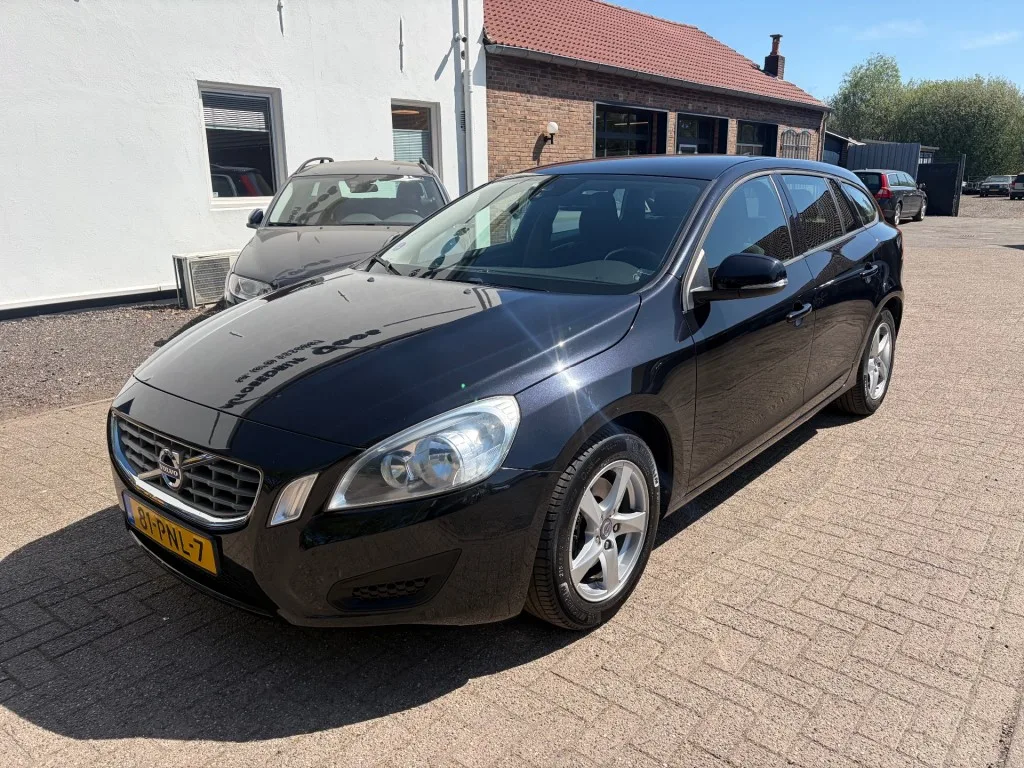 Volvo V60 (2011) — foto 1