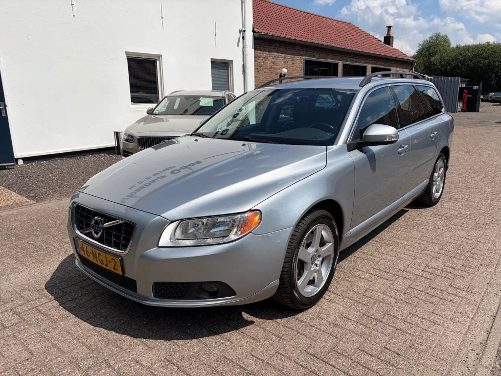 Volvo V70 (2010) — foto 1