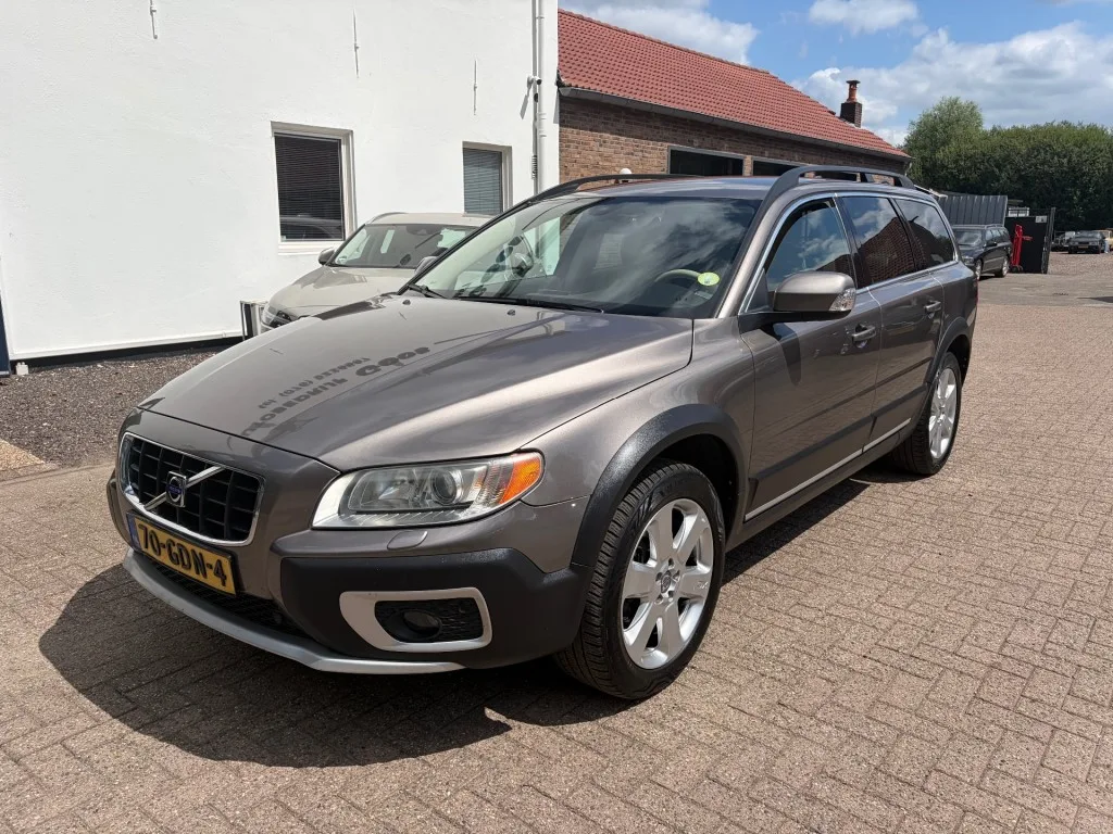 Volvo XC70 (2008) — foto 1