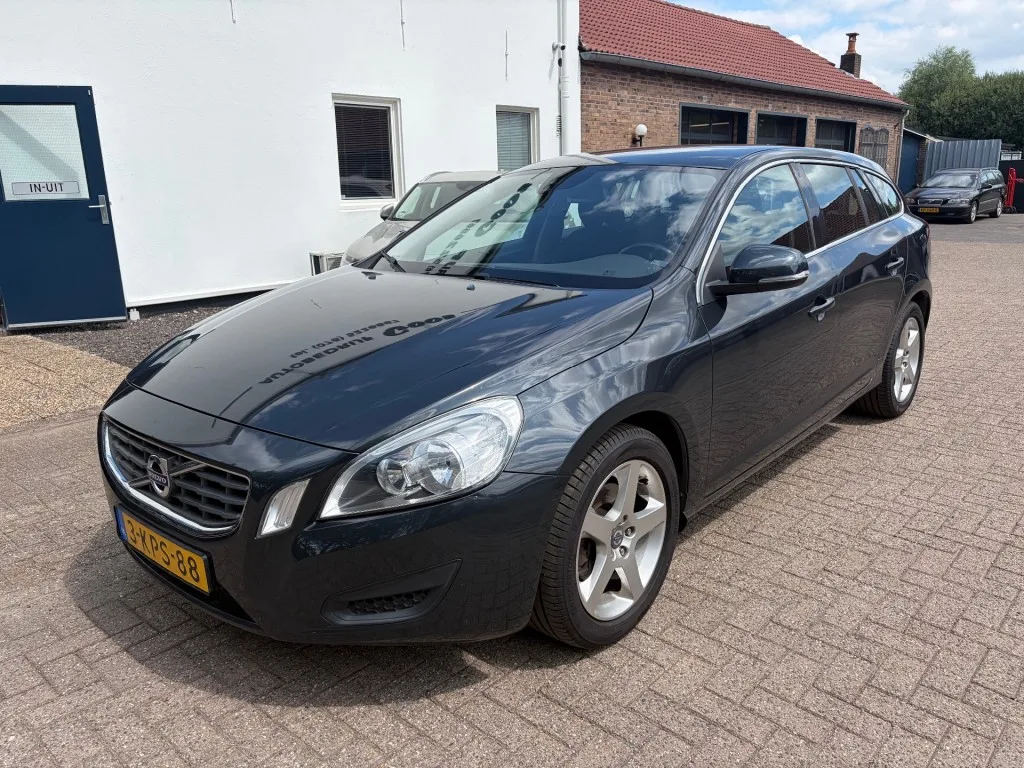 Volvo V60 (2013) — foto 1