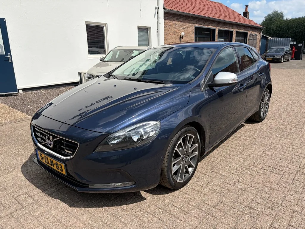 Volvo V40 (2013) — foto 1