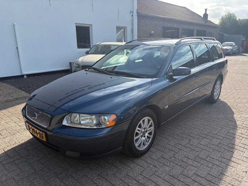 Volvo V70 (2004) — foto 1