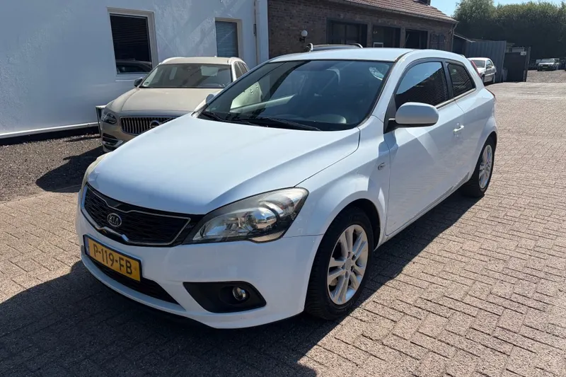 Kia Ceed (2011)