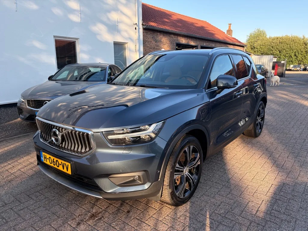 Volvo XC40 (2020) — foto 1
