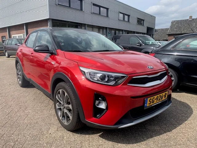 Kia Stonic (2018) — foto 1