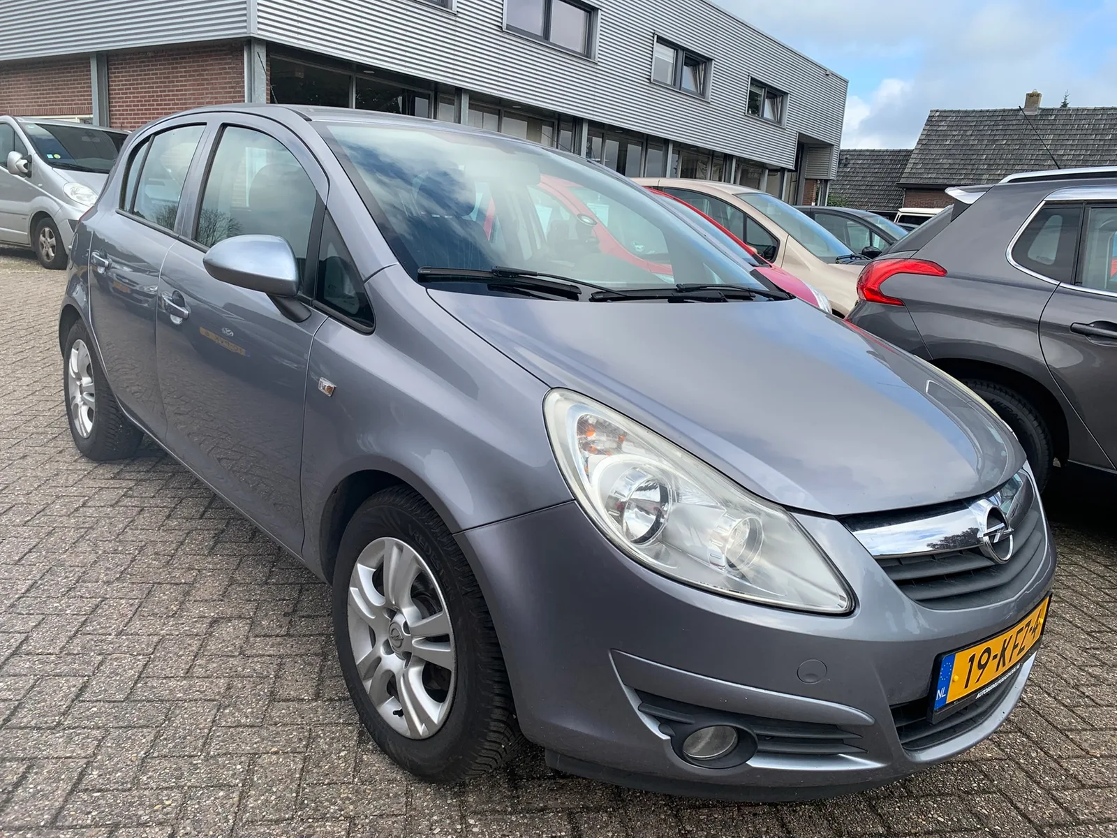 Opel Corsa (2009) — foto 1