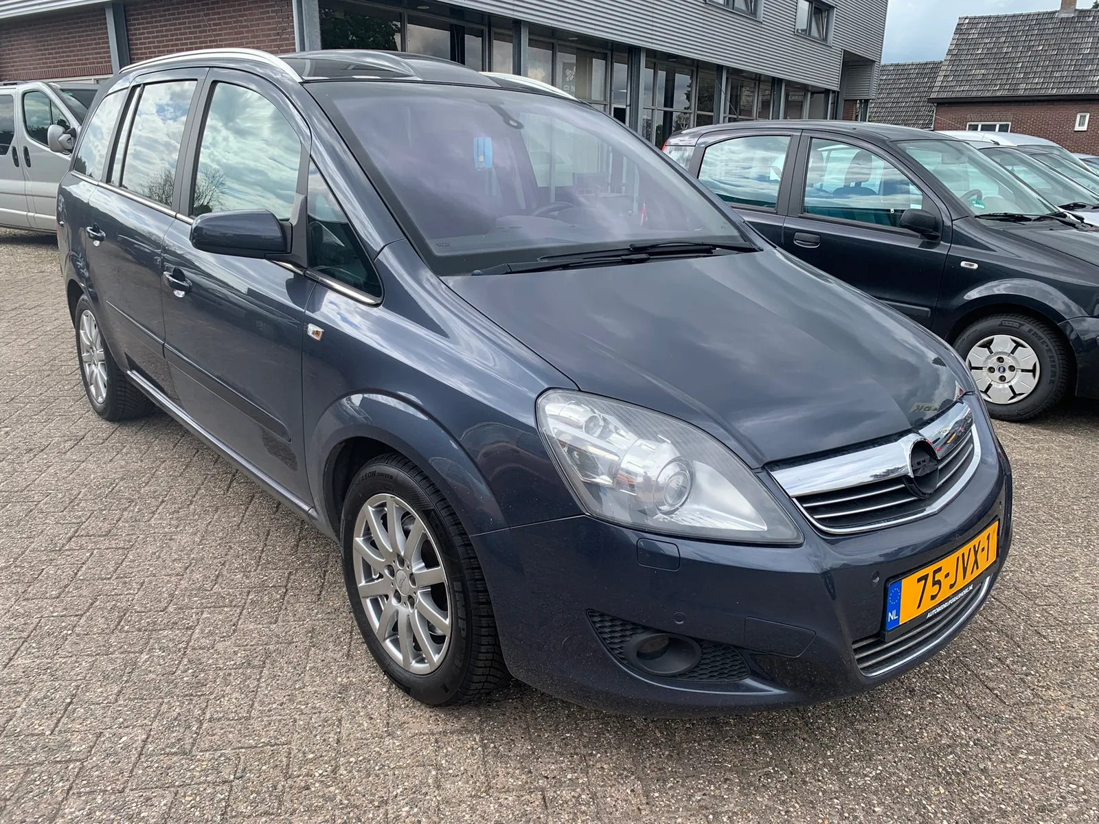 Opel Zafira (2009) — foto 1