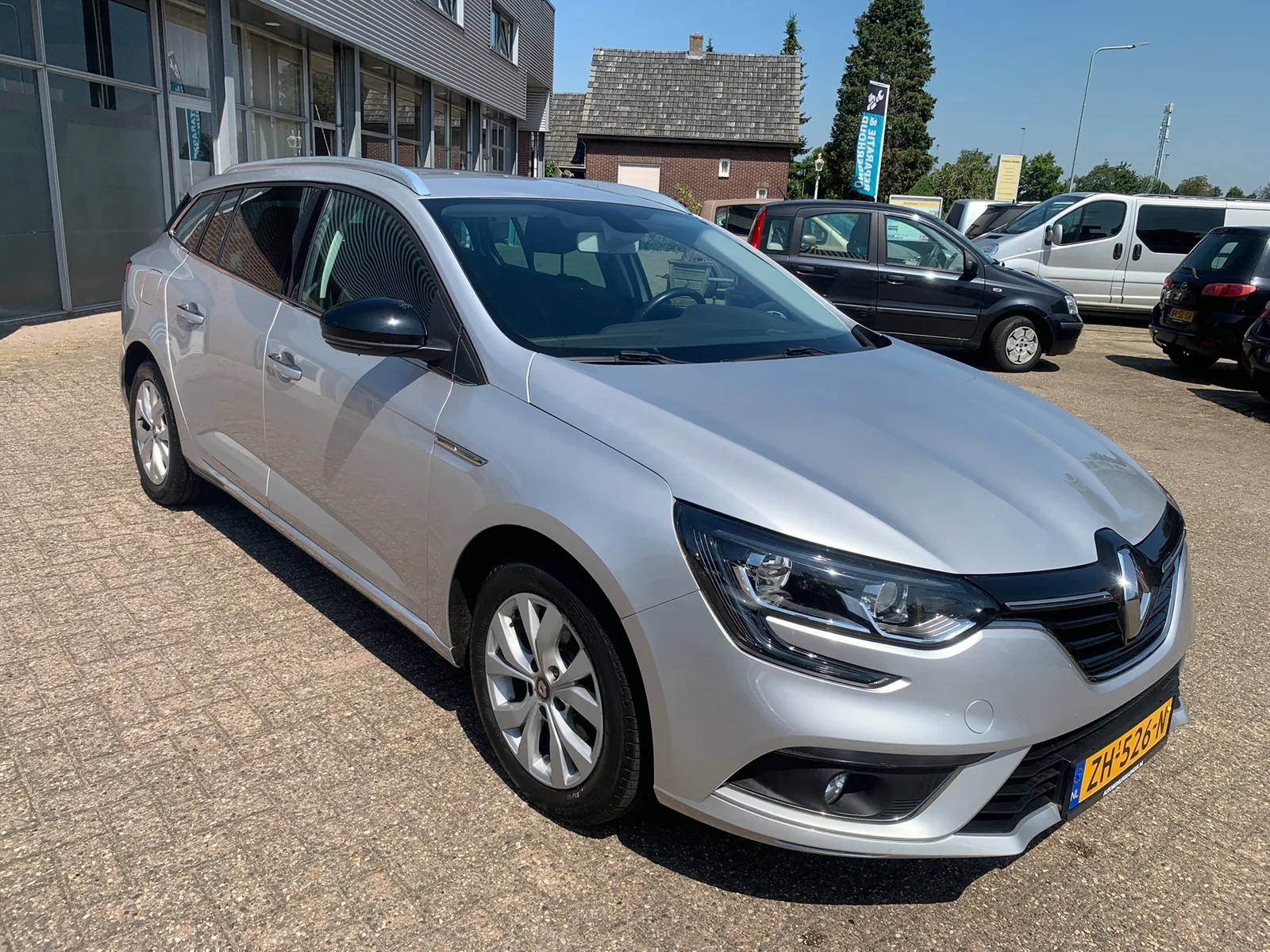 Renault Mégane (2019) — foto 1