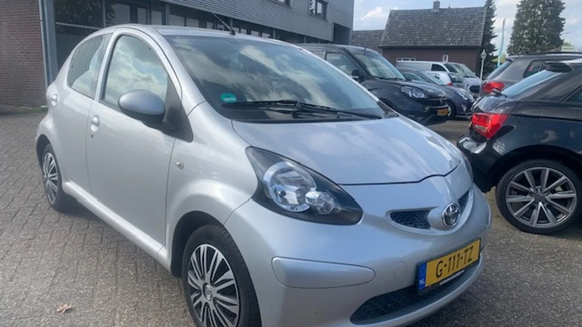 Toyota Aygo (2006) — foto 1