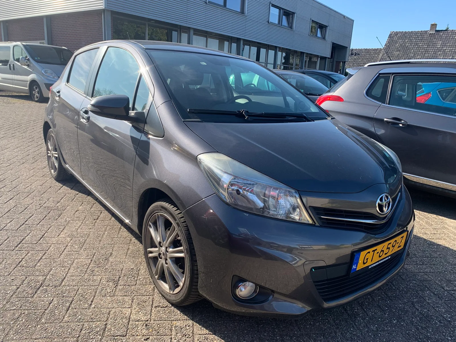 Toyota Yaris (2012) — foto 1