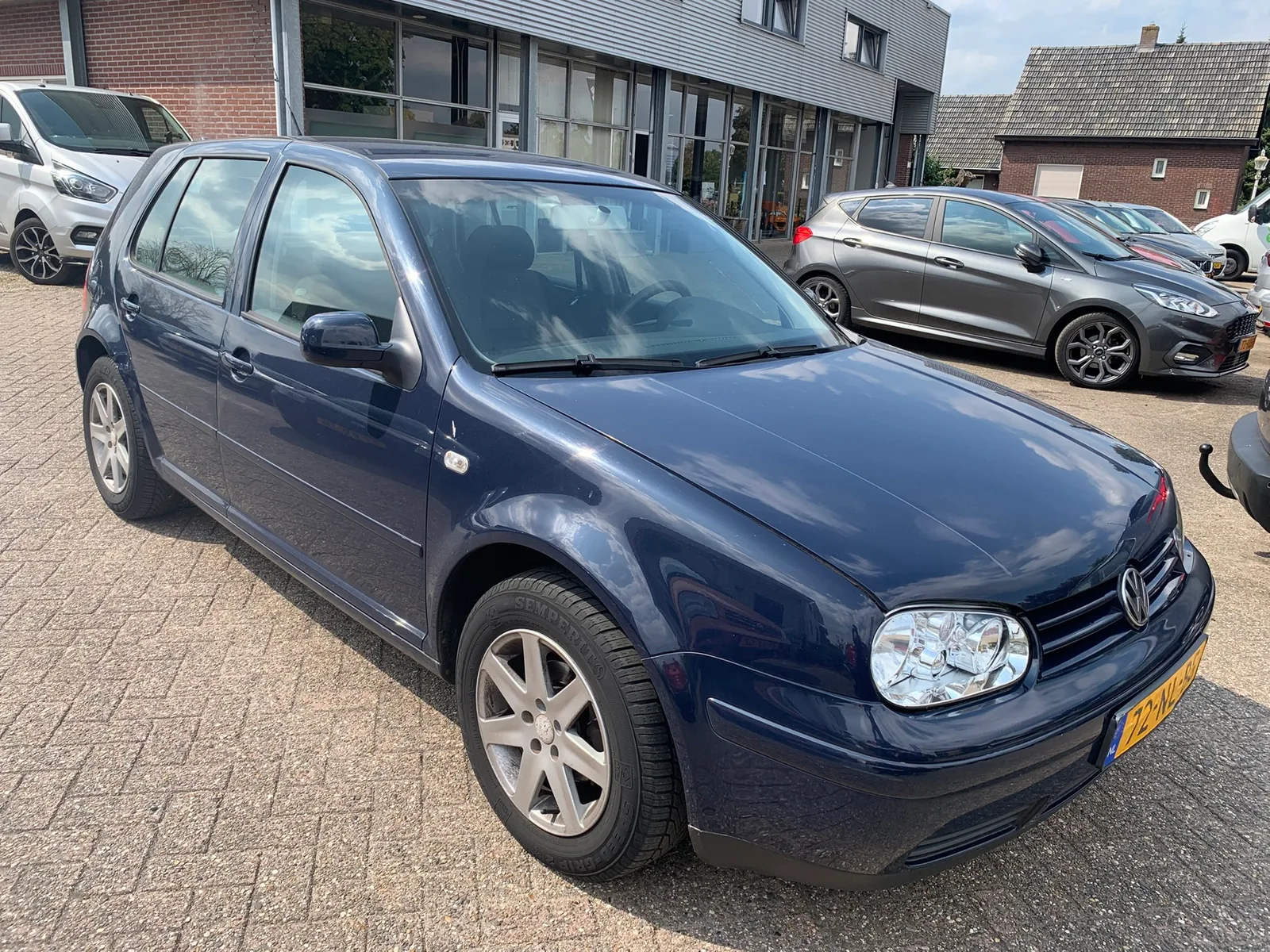 Volkswagen Golf (2003) — foto 1