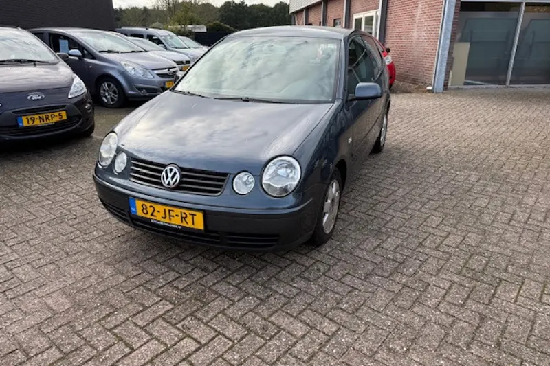 Volkswagen Polo (2002)