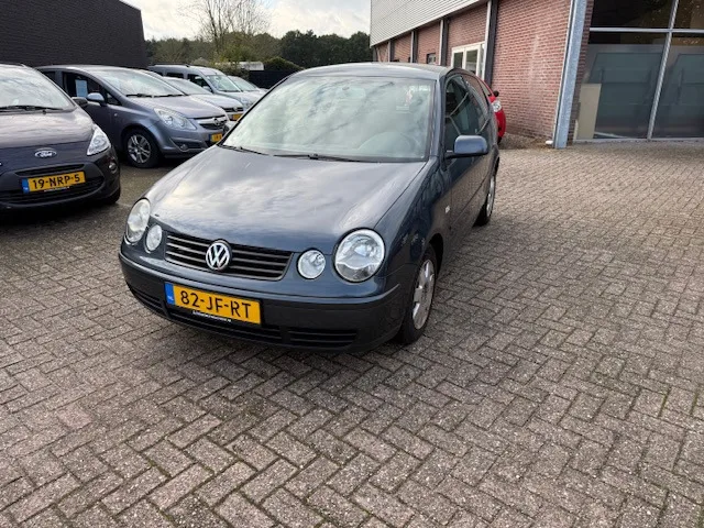 Volkswagen Polo (2002) — foto 1
