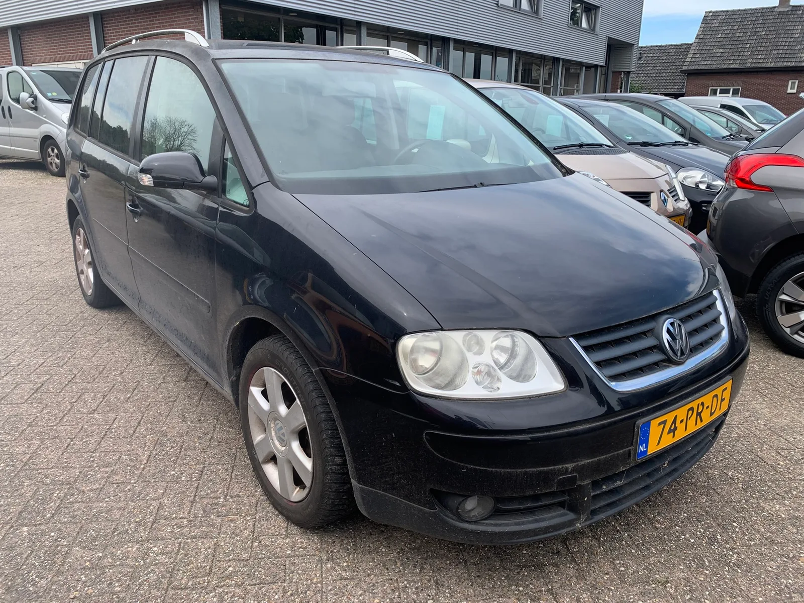 Volkswagen Touran (2004) — foto 1