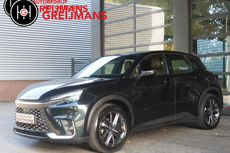 Lexus LBX (2025)