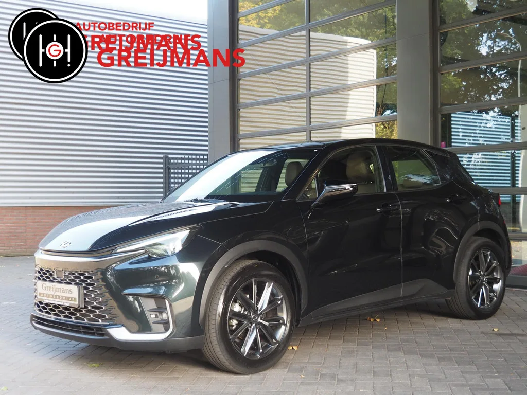 Lexus LBX (2025) — foto 1