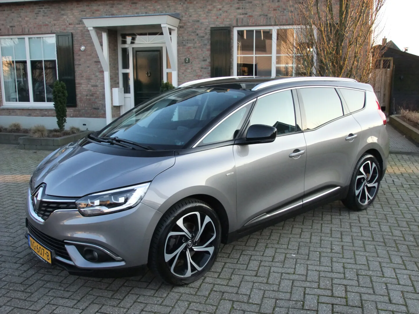 Renault Grand Scénic (2017) — foto 1
