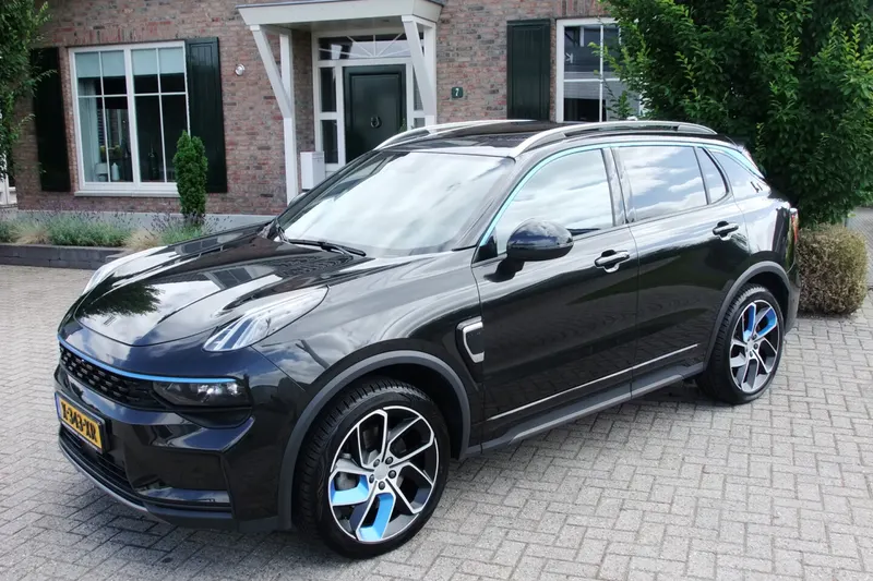 Lynk & Co 01 (2024)
