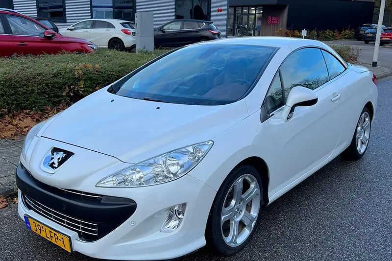 Peugeot 308 (2010)