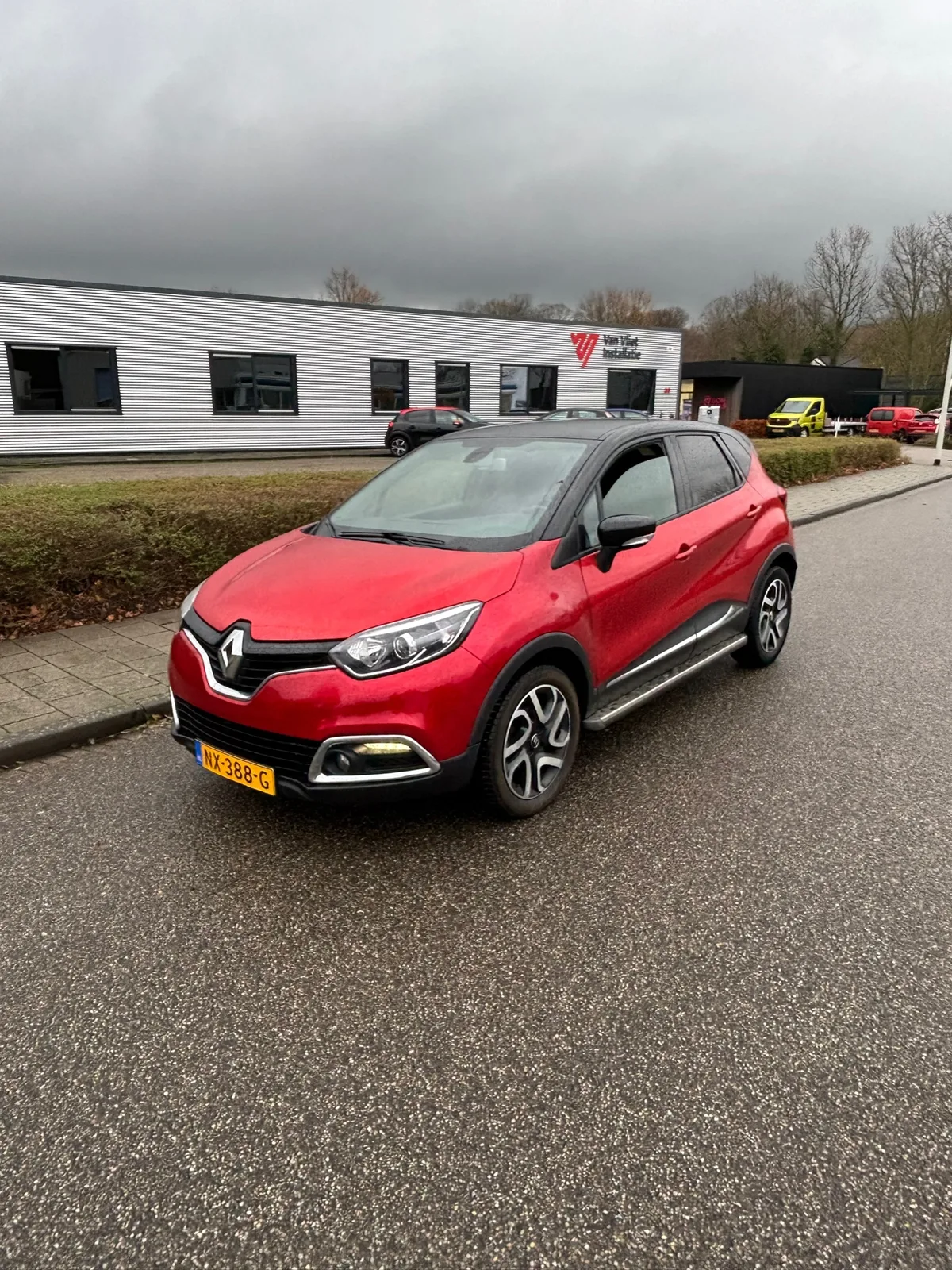 Renault Captur (2017) — foto 1