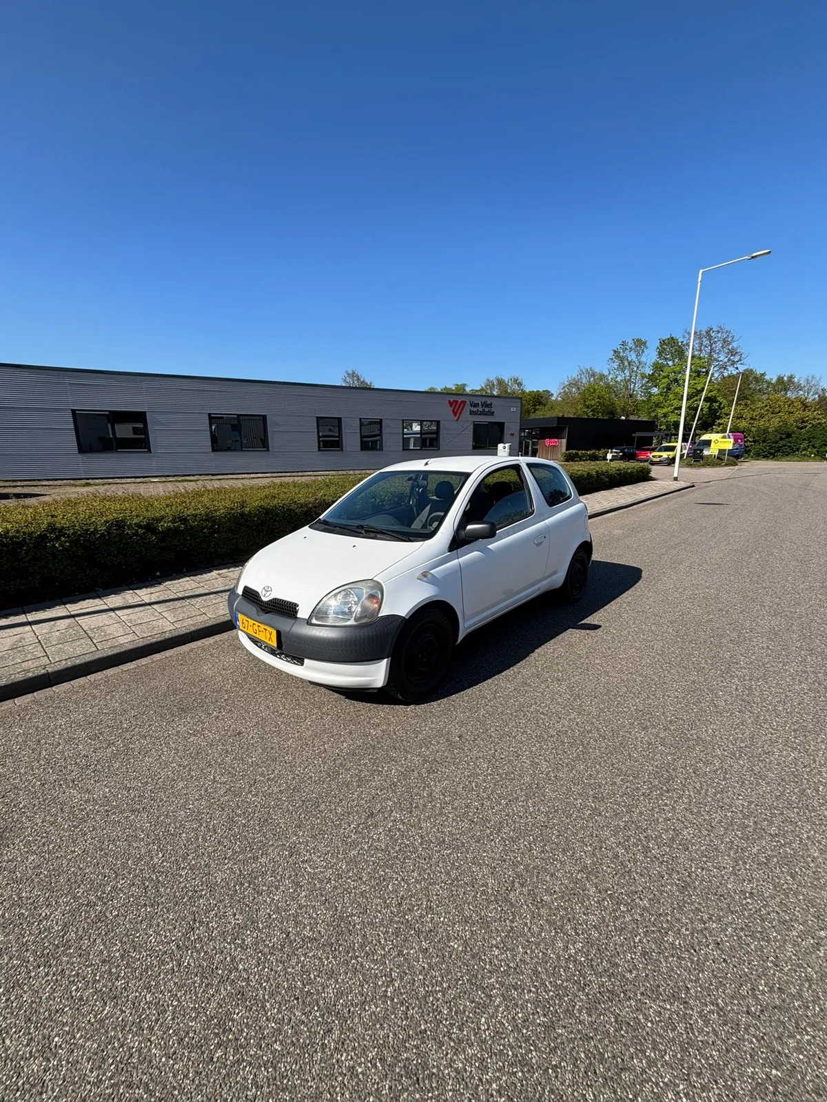 Toyota Yaris (2000) — foto 1