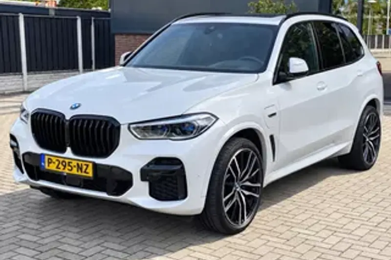 BMW X5 (2021)
