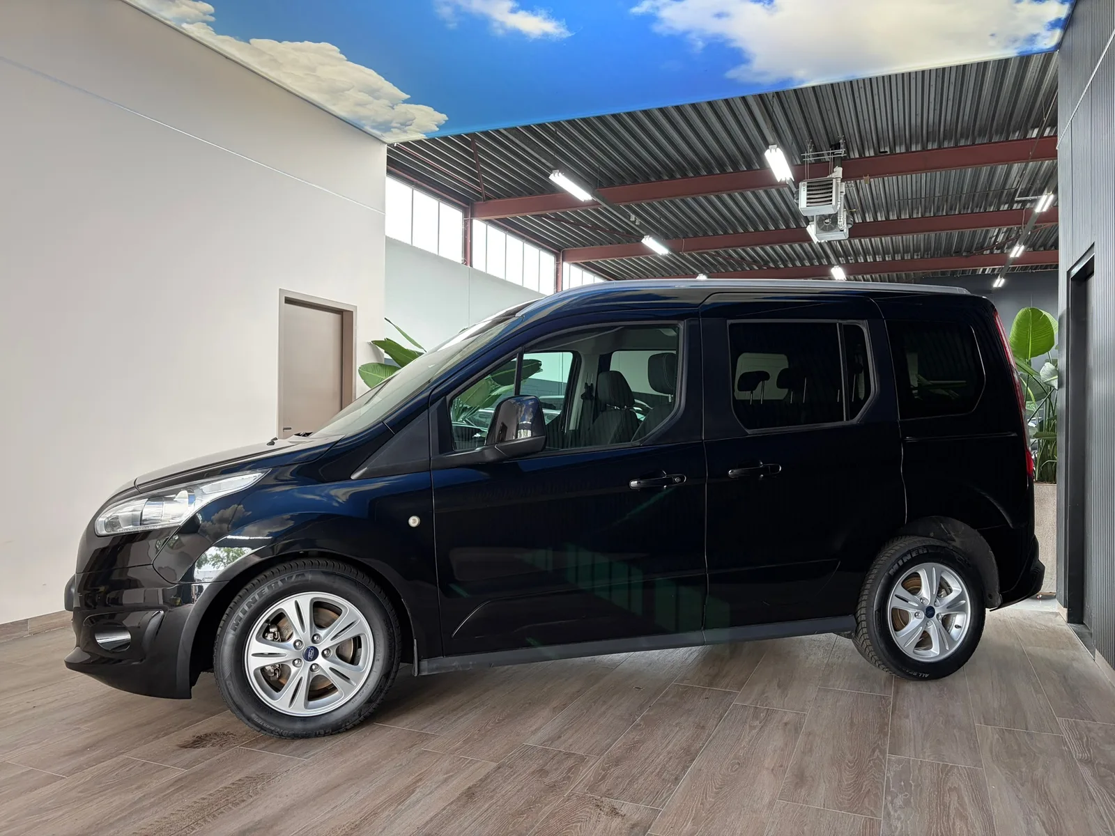 Ford Tourneo Connect (2018) — foto 1