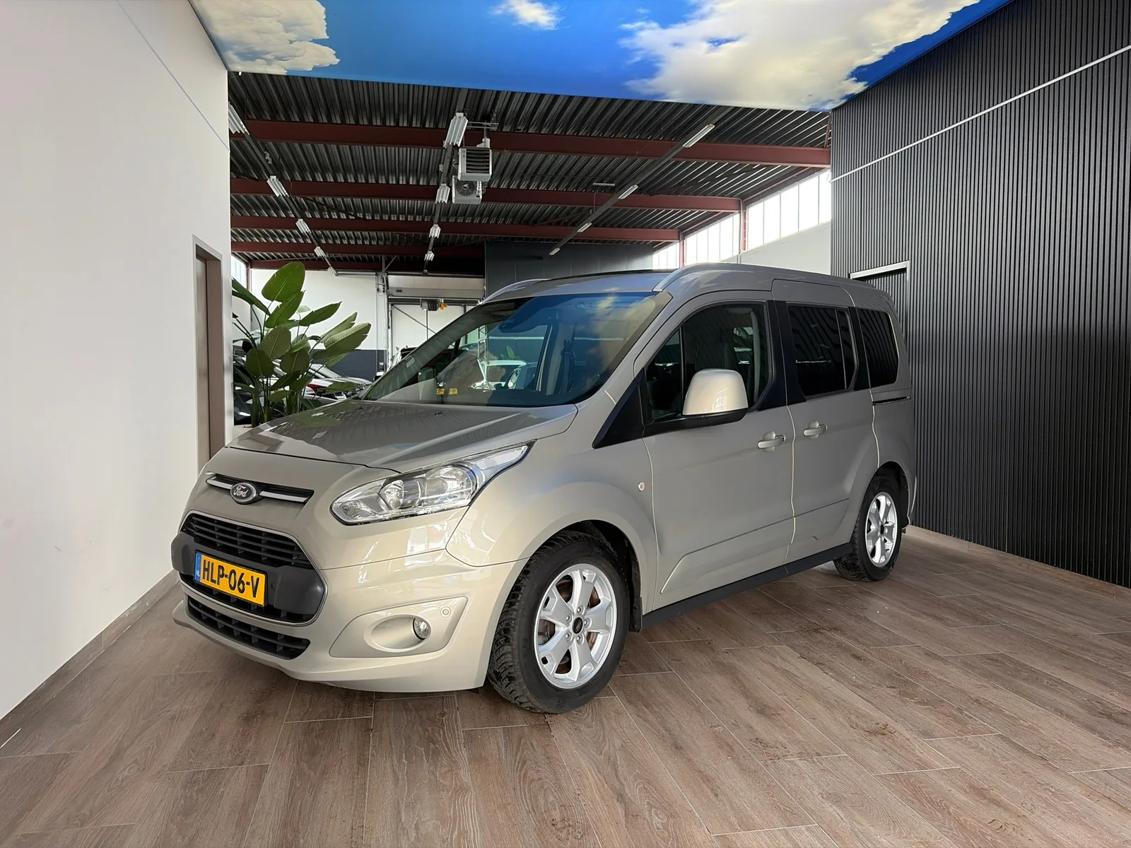 Ford Tourneo Connect (2016) — foto 1