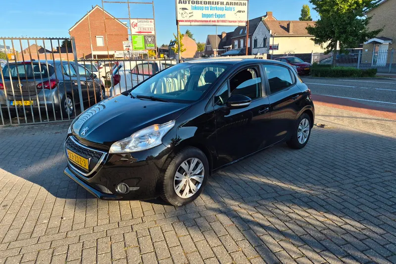 Peugeot 208 (2012)