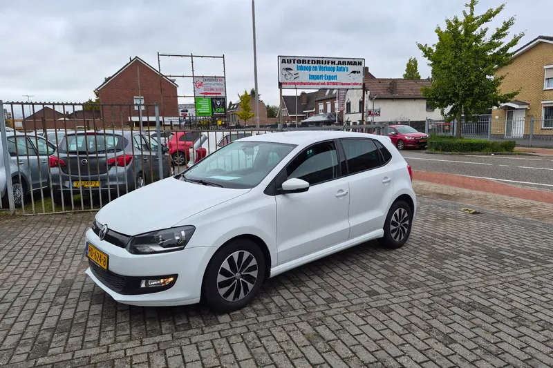 Volkswagen Polo (2015)