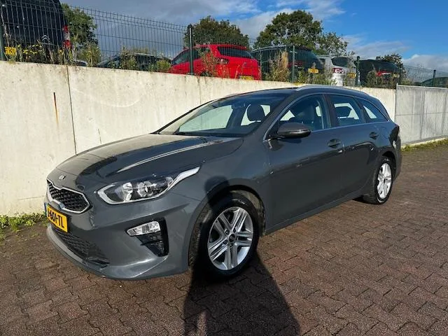 Kia Ceed (2020) — foto 1