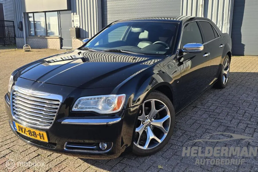 Chrysler 300C (2012) — foto 1