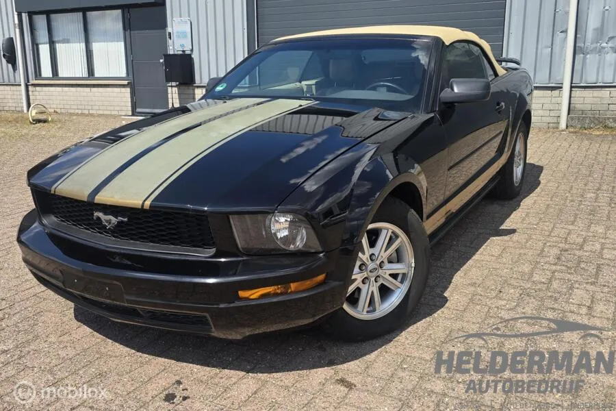 Ford Mustang (0) — foto 1