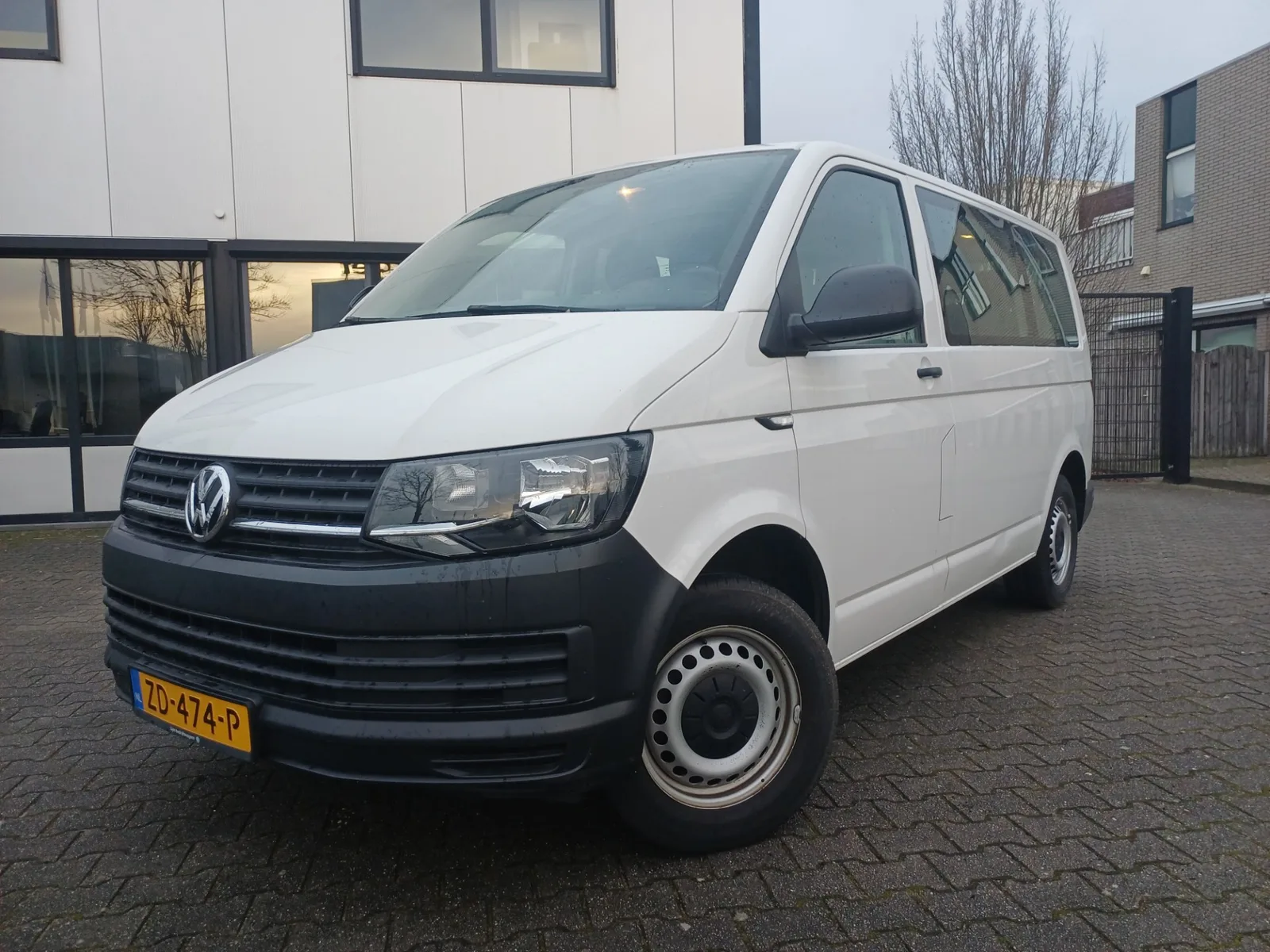 Volkswagen Transporter (2019) — foto 1