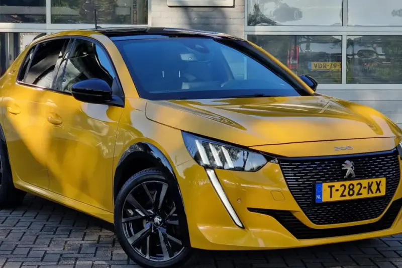 Peugeot 208 (2023)