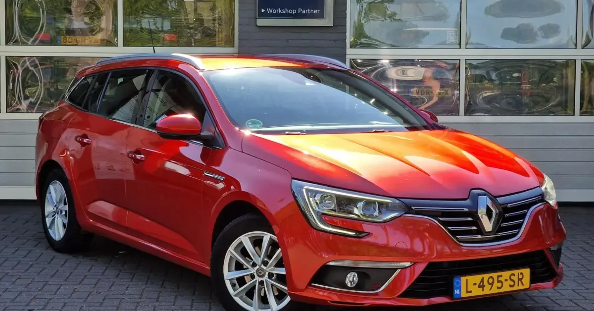 Renault Mégane (2017) — foto 1